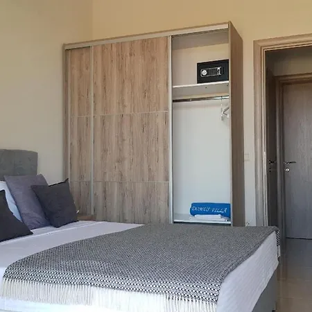 Domus Luxury Villas 卡尼奥提